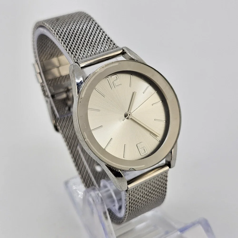 Minimalist Women's Analog Watch 34MM Gray Dial Gray Mesh Bands NEW‎ Battery